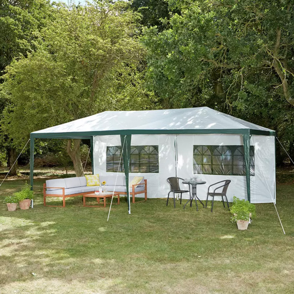 Outdoor reception tent style